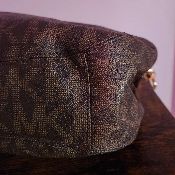 Michael Kors Brown Shoulder Bag.  EUC - Picture 6 of 13
